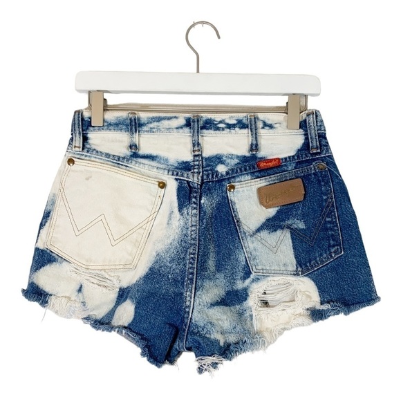 Vintage Wrangler Cut off Denim Jean Shorts Size Small - Picture 2 of 5